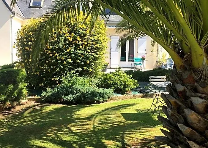 Côté jardin des Charmilles